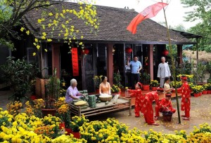la-famille-vietnamienn-en-fete