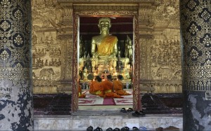 a-linterieur-du-temple-au-laos
