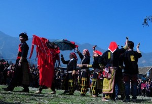 dances-ehtnies-daos-rouges.