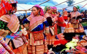 grand-marche-ethnique-au-vietnam