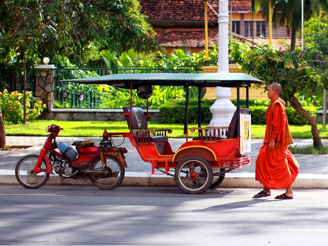 tuktuk-moyen-de-transport-populaire-au-cambodge