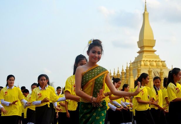 photo-dance-traditionnelle-cambodgienne