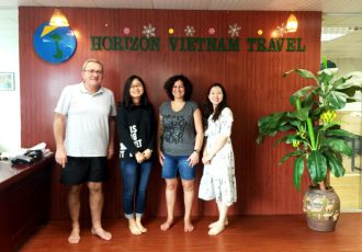 beau-voyage-avec-horizon-vietnam-travel-photo-au-bureau-hanoi